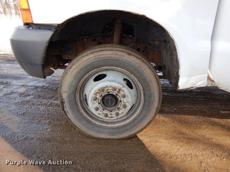 image for item IA9421 2001 Ford F550 Super Duty  dump truck