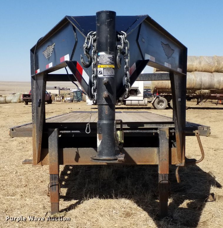 image for item IP9083 2003 H&H  equipment trailer