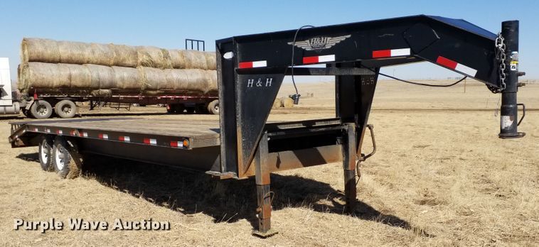 image for item IP9083 2003 H&H  equipment trailer