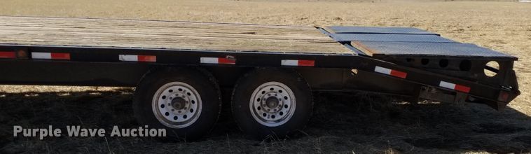 image for item IP9083 2003 H&H  equipment trailer