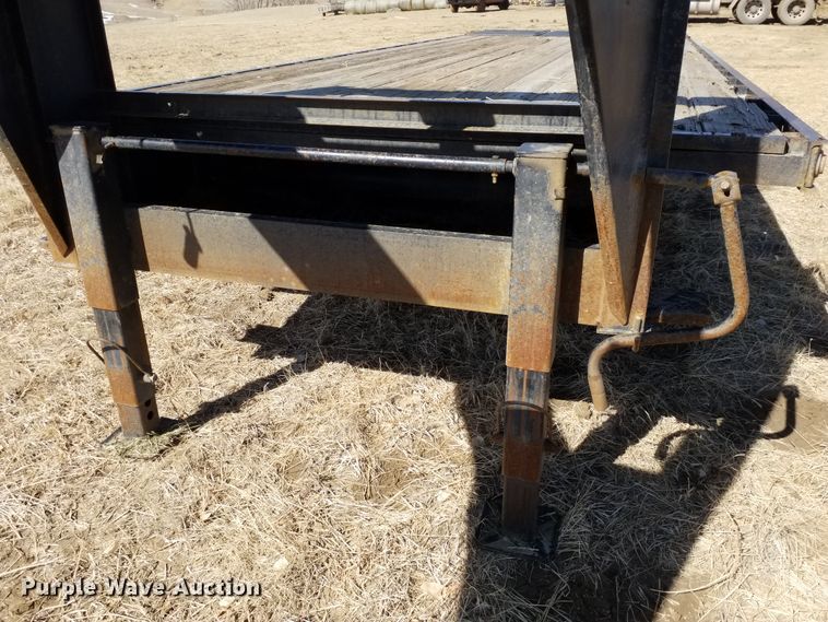 image for item IP9083 2003 H&H  equipment trailer