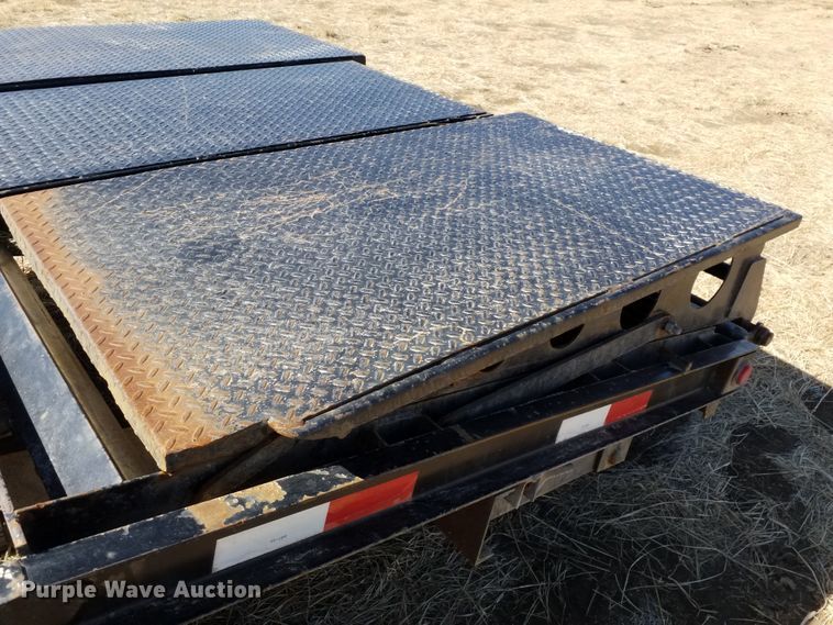 image for item IP9083 2003 H&H  equipment trailer