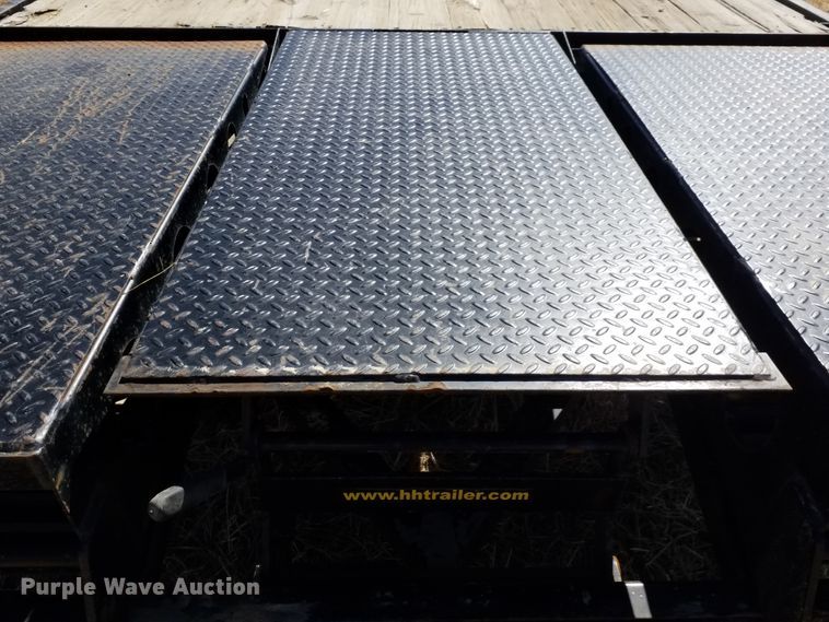 image for item IP9083 2003 H&H  equipment trailer