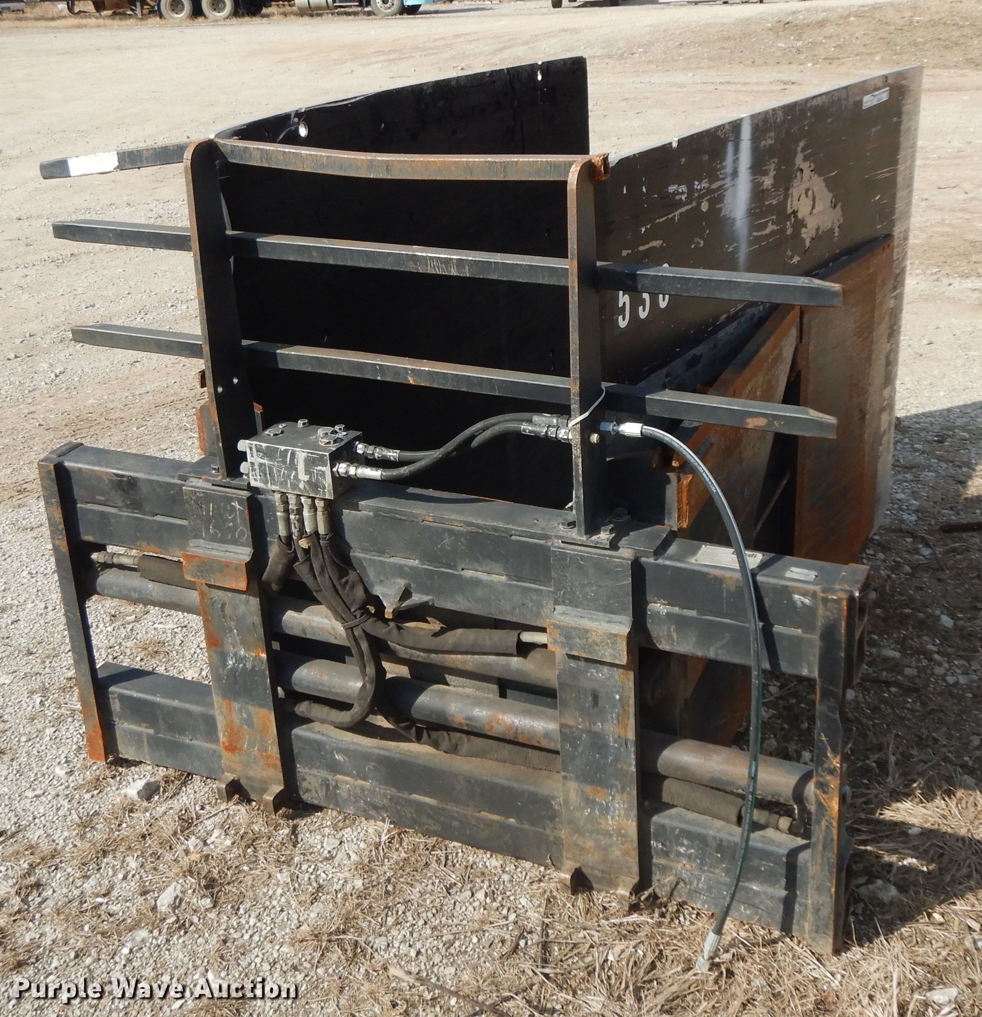 Brudi CCE2022.0101 forklift squeeze clamp in Independence, KS Item