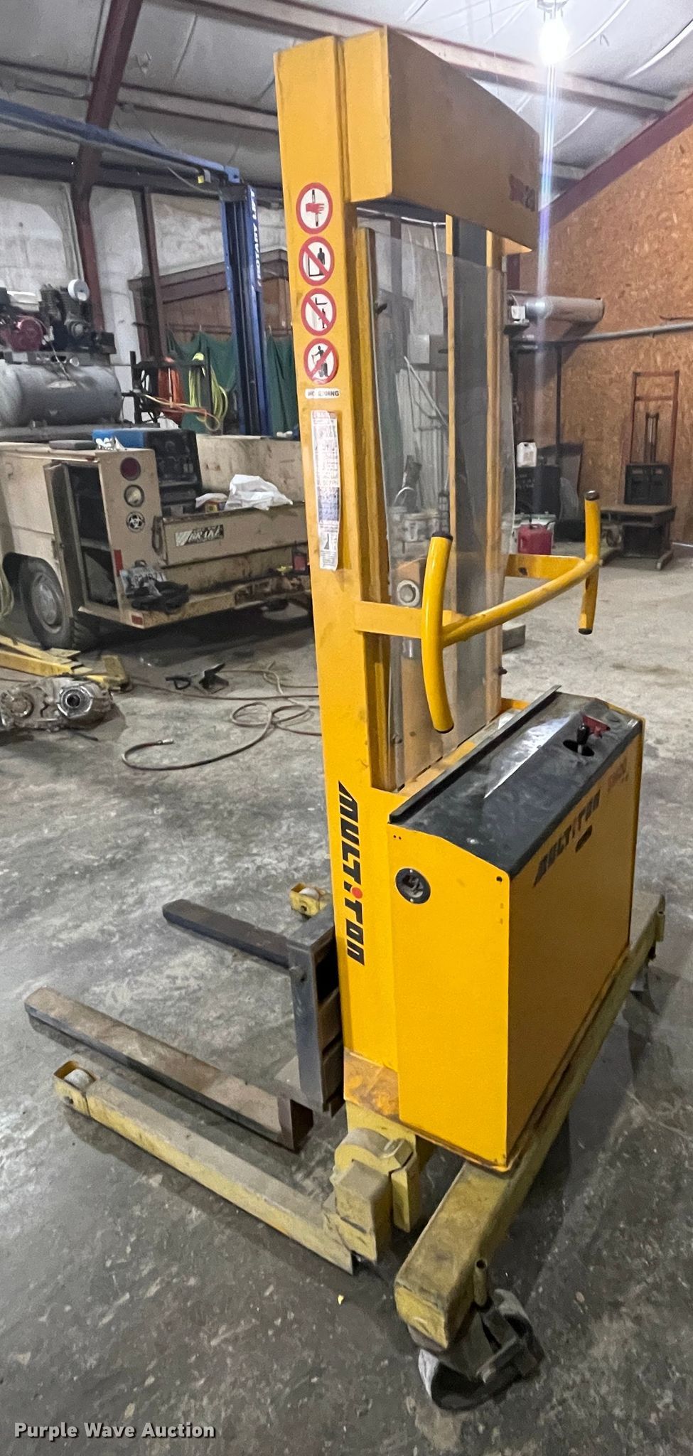 2003 Multiton SM20 pallet jack in Coffeyville, KS | Item HX9839 sold ...