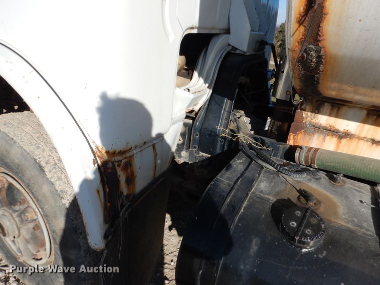 image for item AF9910 1987 Ford 8000  water truck