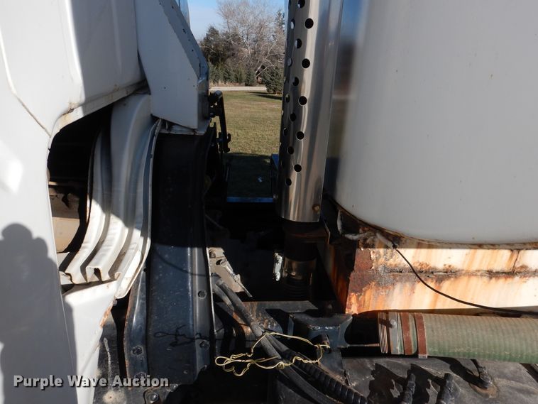 image for item AF9910 1987 Ford 8000  water truck