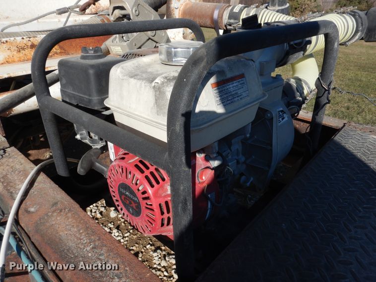 image for item AF9910 1987 Ford 8000  water truck