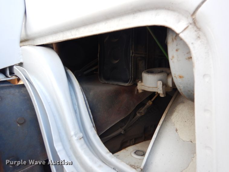 image for item AF9910 1987 Ford 8000  water truck