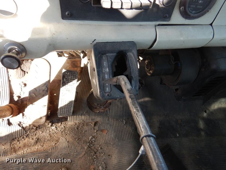 image for item AF9910 1987 Ford 8000  water truck