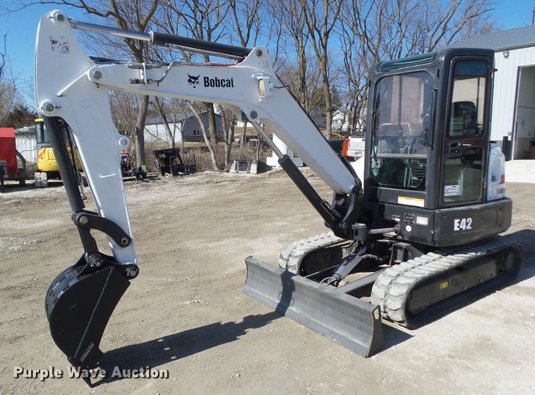 image for item DA7071 2011 Bobcat E42  mini excavator