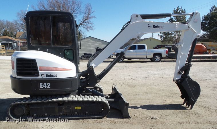 image for item DA7071 2011 Bobcat E42  mini excavator