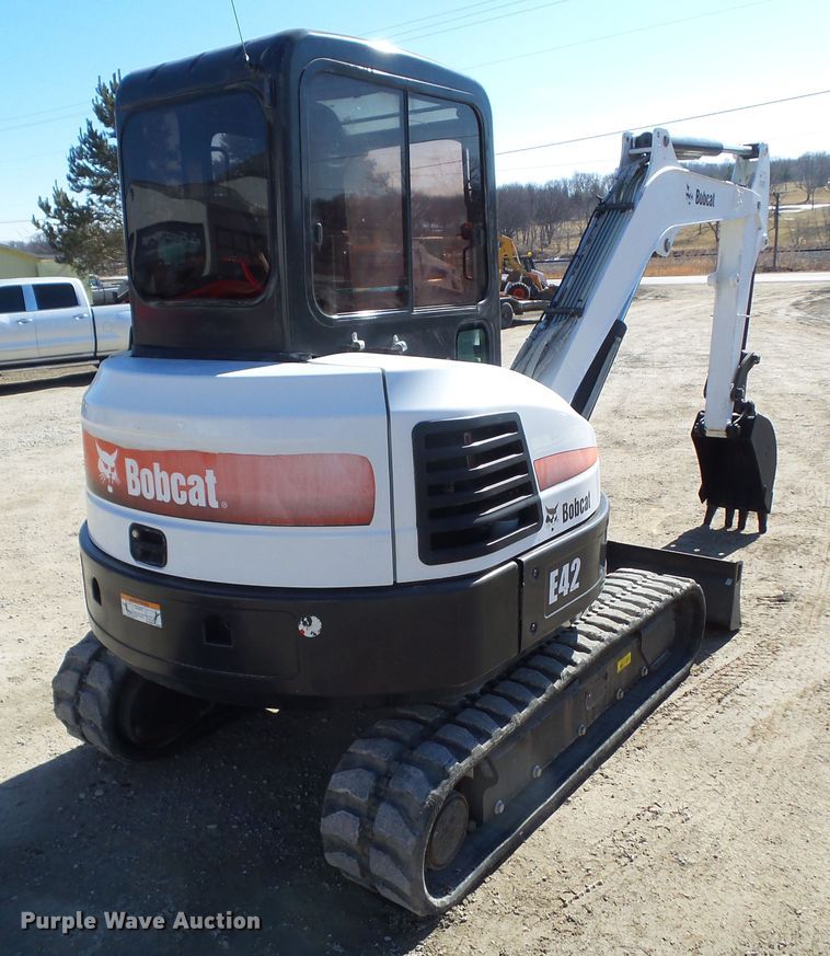 image for item DA7071 2011 Bobcat E42  mini excavator