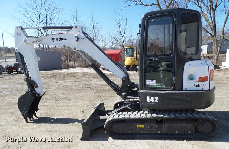 image for item DA7071 2011 Bobcat E42  mini excavator