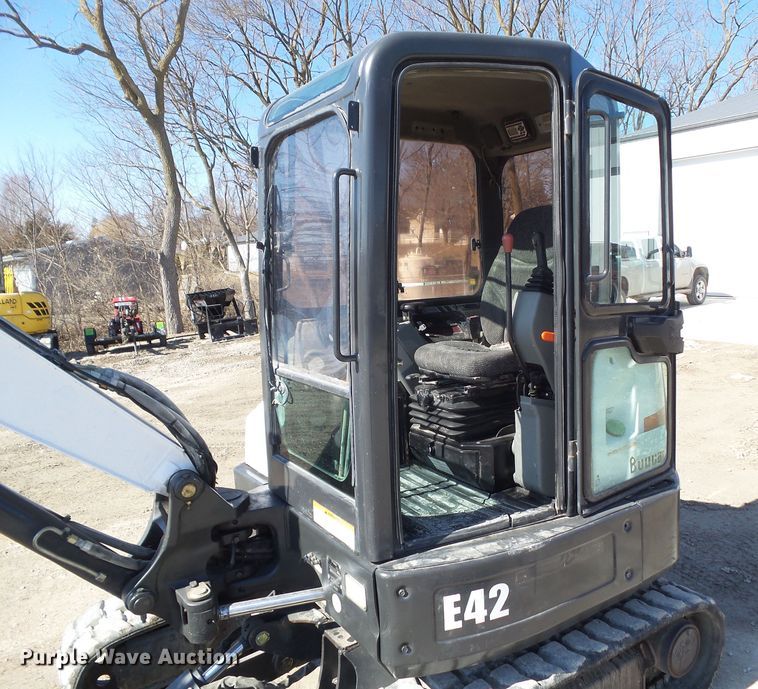 image for item DA7071 2011 Bobcat E42  mini excavator