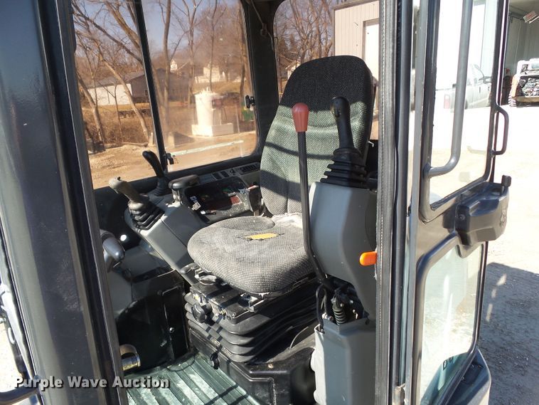 image for item DA7071 2011 Bobcat E42  mini excavator