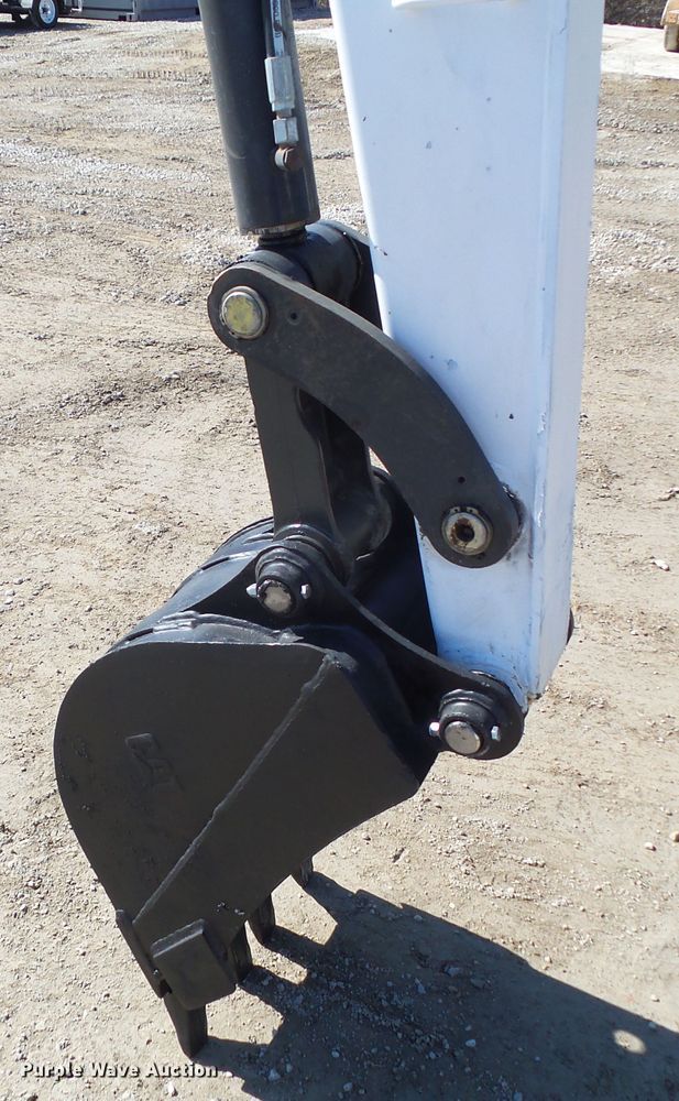 image for item DA7071 2011 Bobcat E42  mini excavator