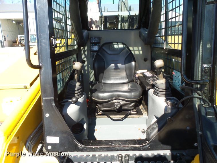 image for item DA7072 2012 Caterpillar 236B3  skid steer loader