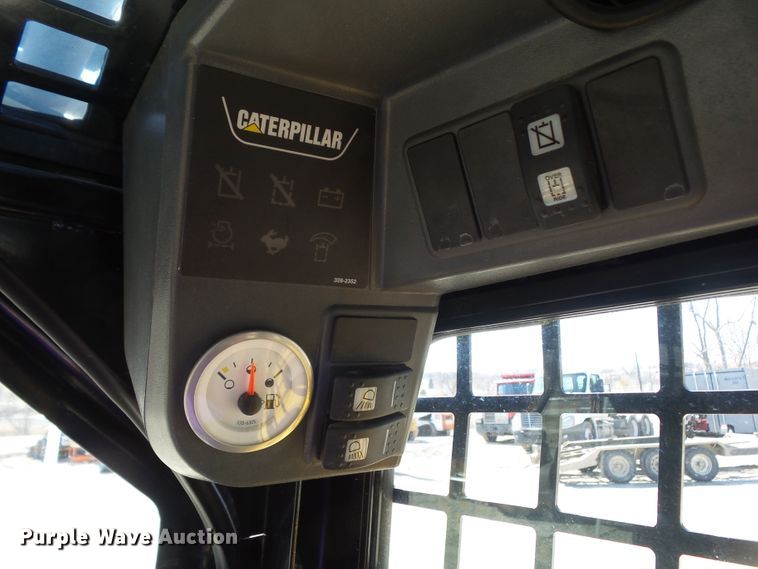 image for item DA7072 2012 Caterpillar 236B3  skid steer loader