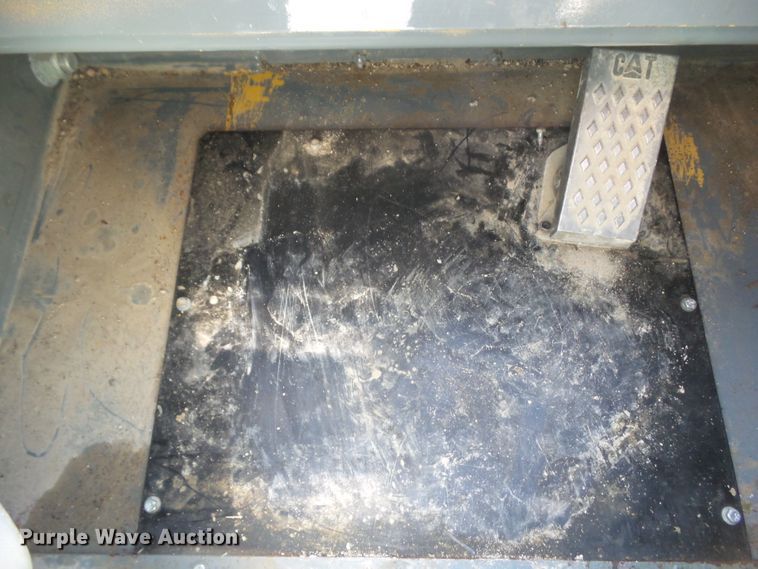 image for item DA7072 2012 Caterpillar 236B3  skid steer loader