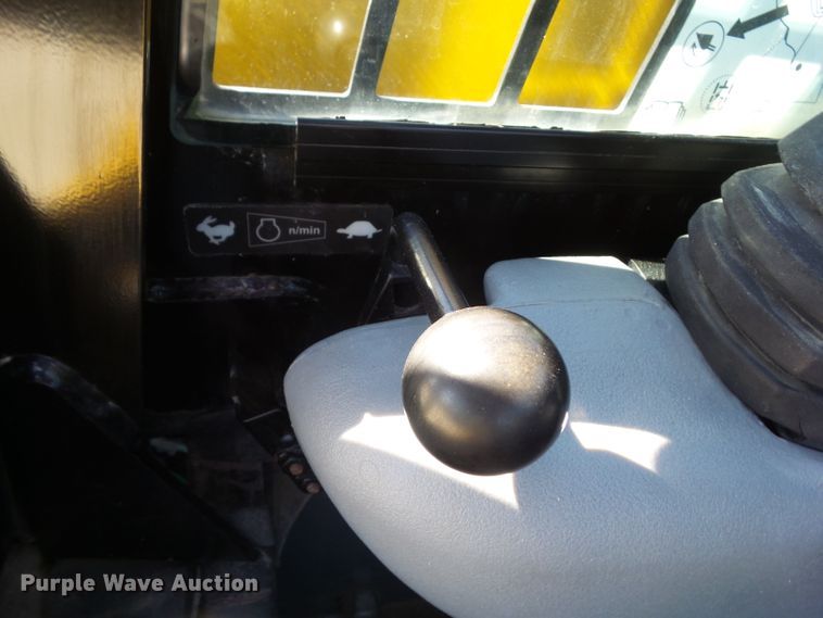 image for item DA7072 2012 Caterpillar 236B3  skid steer loader