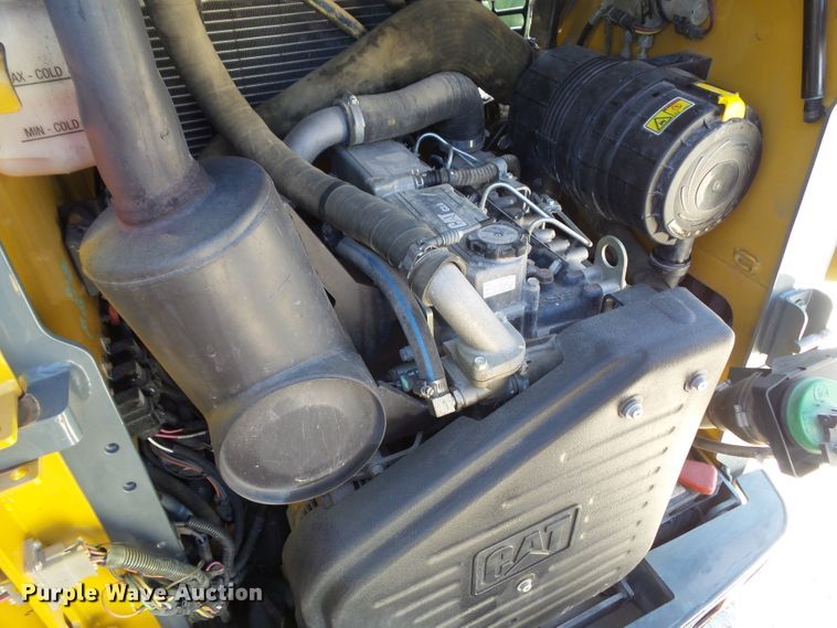 image for item DA7072 2012 Caterpillar 236B3  skid steer loader