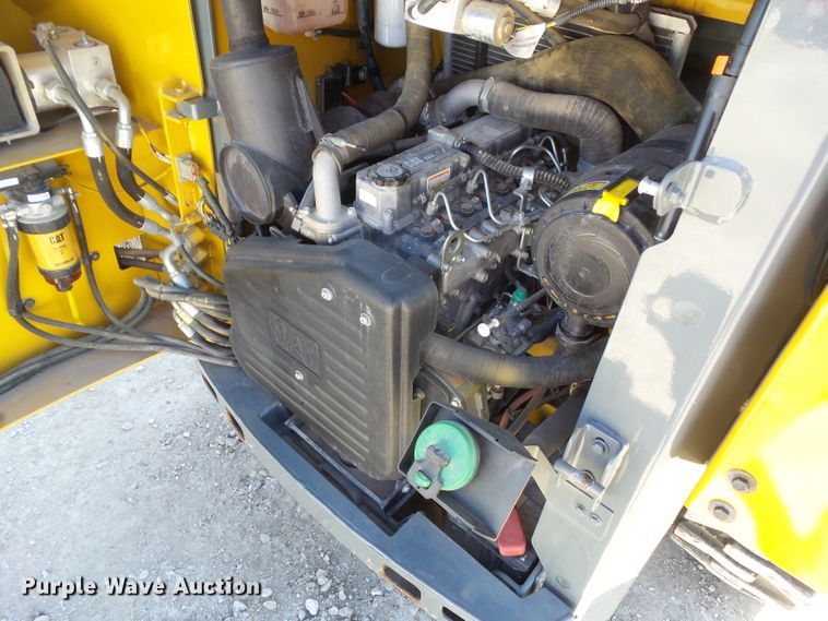 image for item DA7072 2012 Caterpillar 236B3  skid steer loader