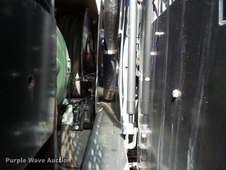 image for item DA7072 2012 Caterpillar 236B3  skid steer loader