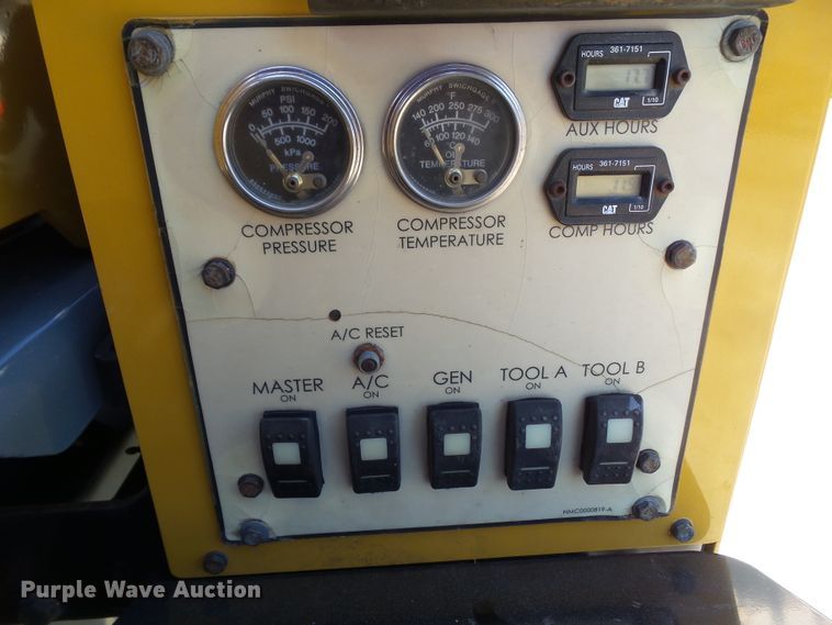 image for item DA7072 2012 Caterpillar 236B3  skid steer loader