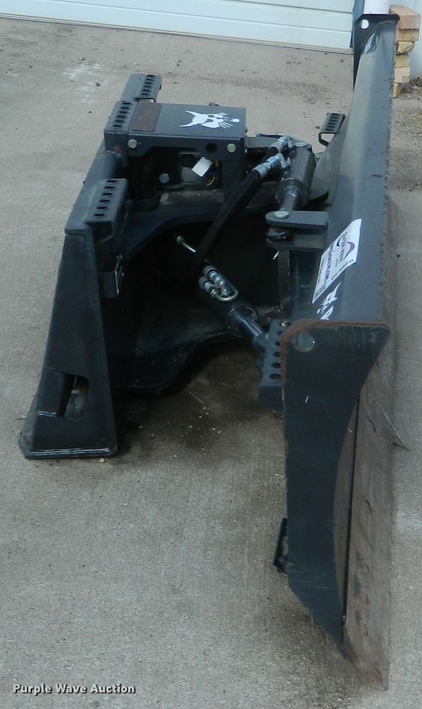 image for item DF4666 2015 Bobcat 90 Dozer six-way skid steer dozer blade