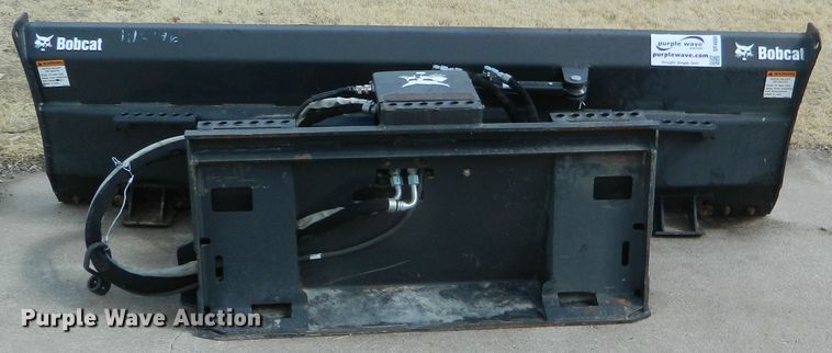 image for item DF4666 2015 Bobcat 90 Dozer six-way skid steer dozer blade