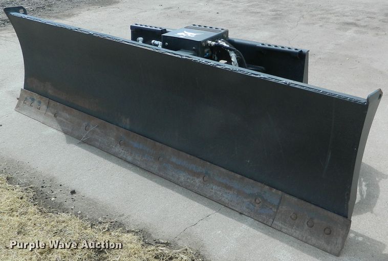 image for item DF4666 2015 Bobcat 90 Dozer six-way skid steer dozer blade