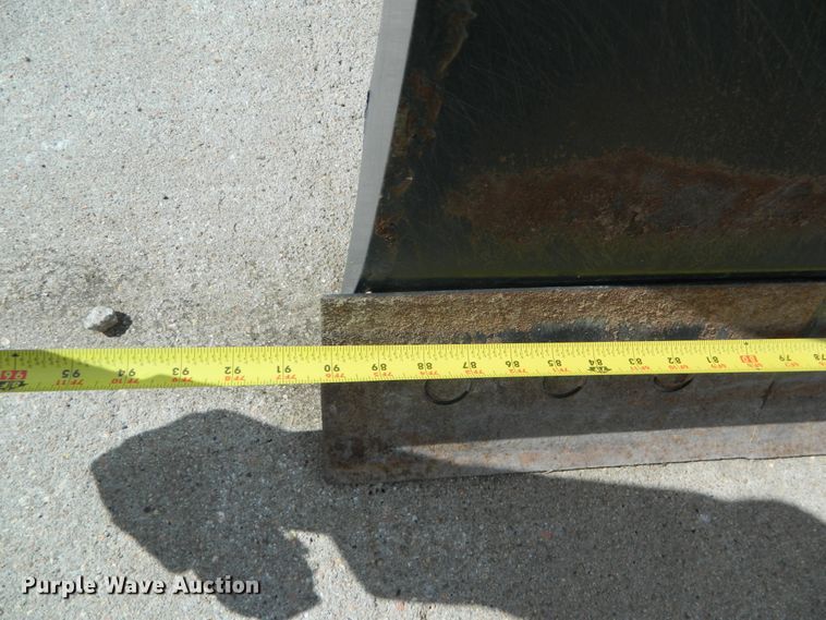 image for item DF4666 2015 Bobcat 90 Dozer six-way skid steer dozer blade