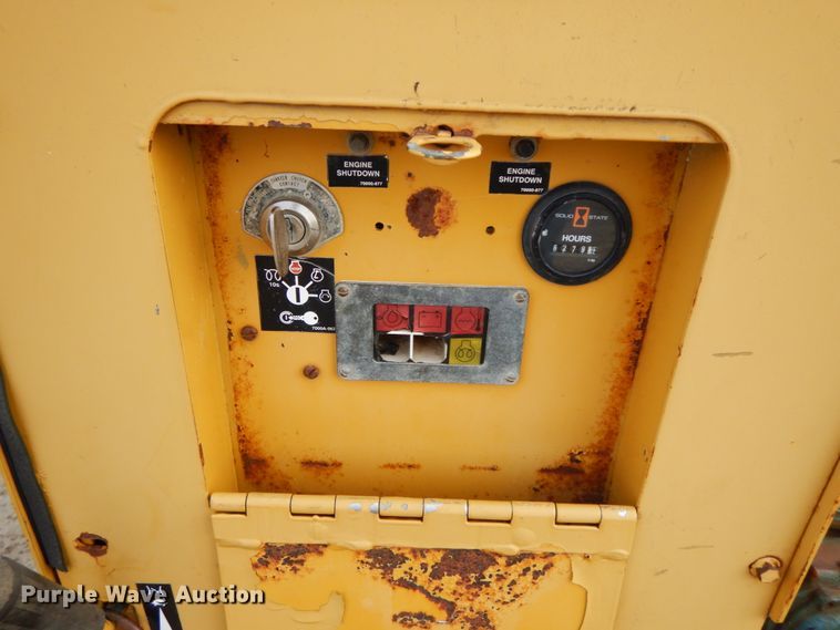 image for item DF6490 1995 Ford L8000  flatbed truck