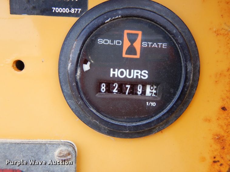 image for item DF6490 1995 Ford L8000  flatbed truck