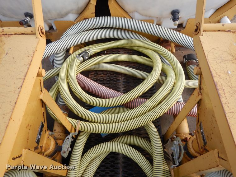 image for item DF6490 1995 Ford L8000  flatbed truck