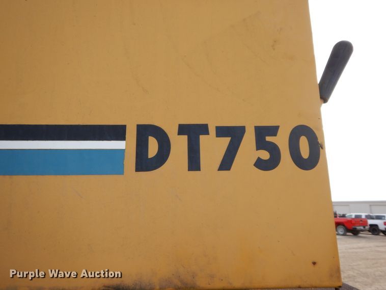 image for item DF6490 1995 Ford L8000  flatbed truck