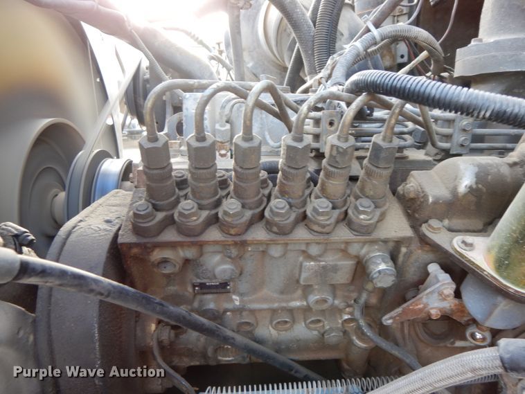 image for item DF6490 1995 Ford L8000  flatbed truck