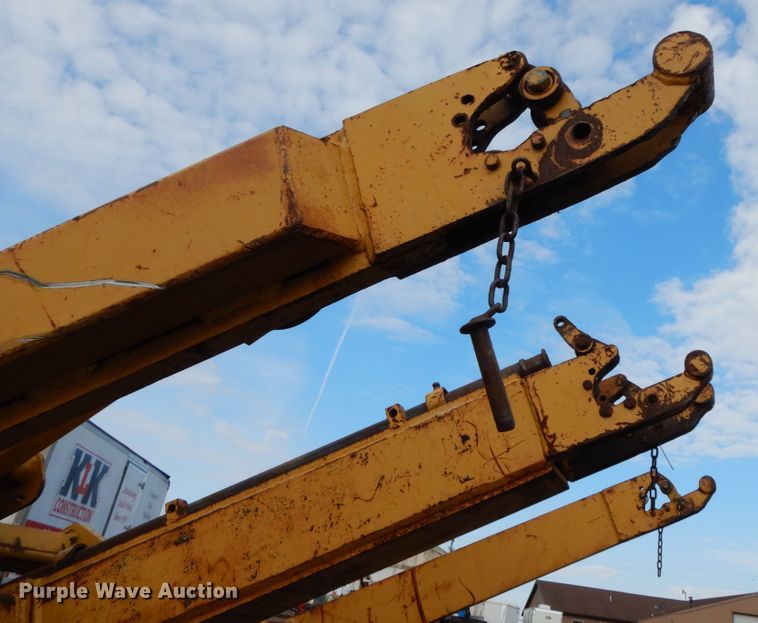 image for item DF6493 1998 Vermeer P185  cable plow