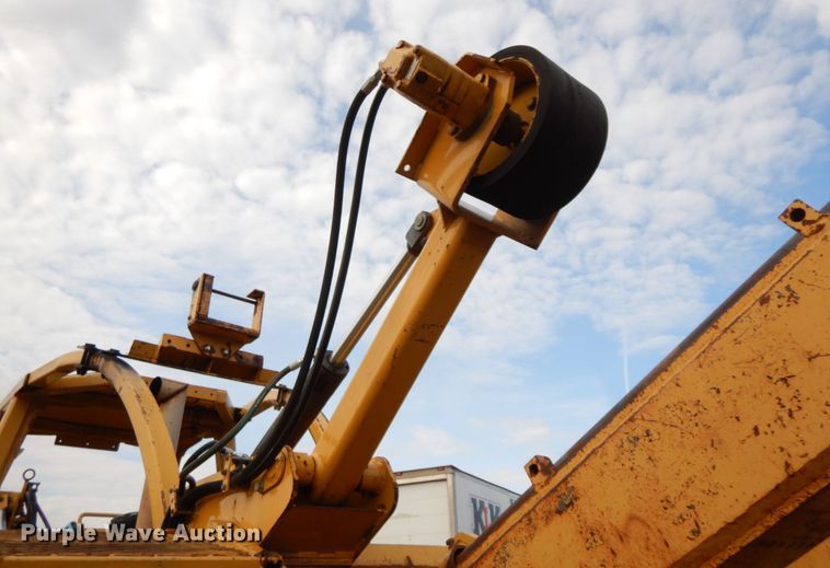 image for item DF6493 1998 Vermeer P185  cable plow