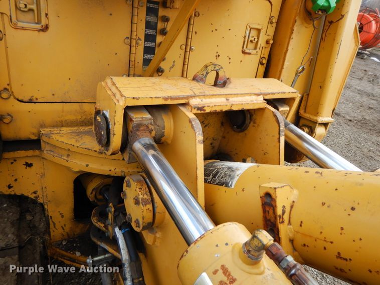 image for item DF6493 1998 Vermeer P185  cable plow