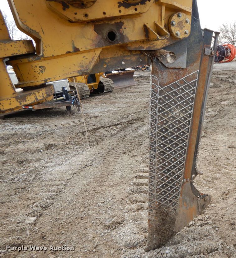 image for item DF6493 1998 Vermeer P185  cable plow