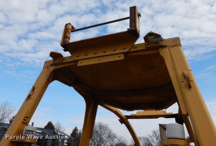 image for item DF6493 1998 Vermeer P185  cable plow