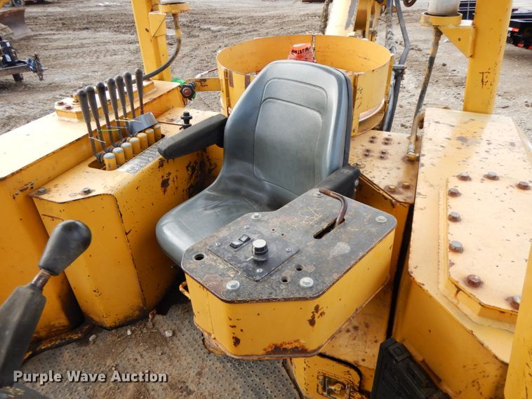 image for item DF6493 1998 Vermeer P185  cable plow