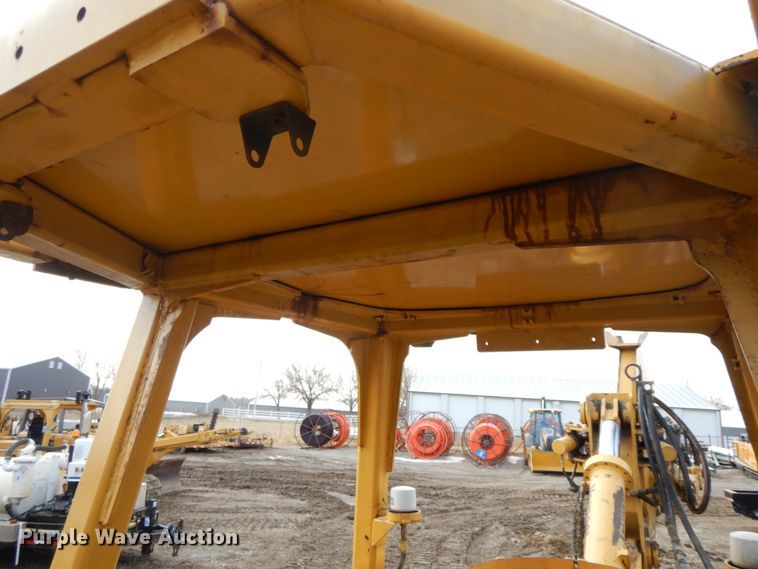 image for item DF6493 1998 Vermeer P185  cable plow