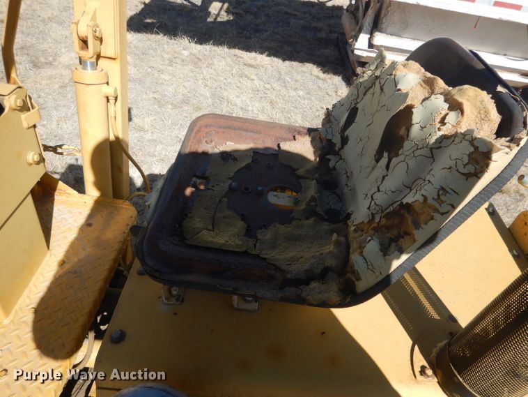 image for item DG4676 1995 Vermeer V4750  trencher