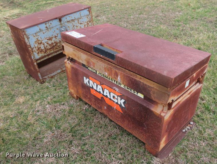 Knaack 4824 job box in Jackson, MO Item DH0727 sold Purple Wave