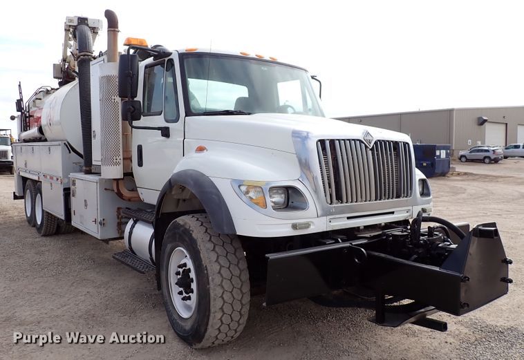 image for item DJ0085 2007 International 7600  hydrovac truck