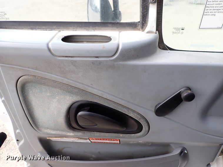 image for item DJ0085 2007 International 7600  hydrovac truck