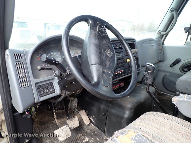 image for item DJ0085 2007 International 7600  hydrovac truck